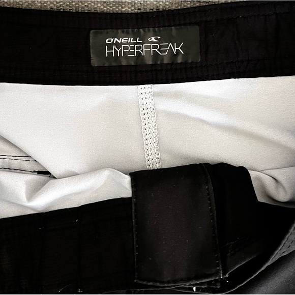 Board shorts - Picture 2 of 2